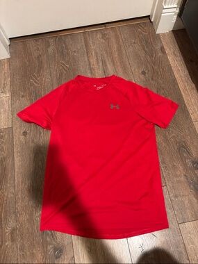 Under Armour Men’s Bright Red Short-Sleeve Performance Tee